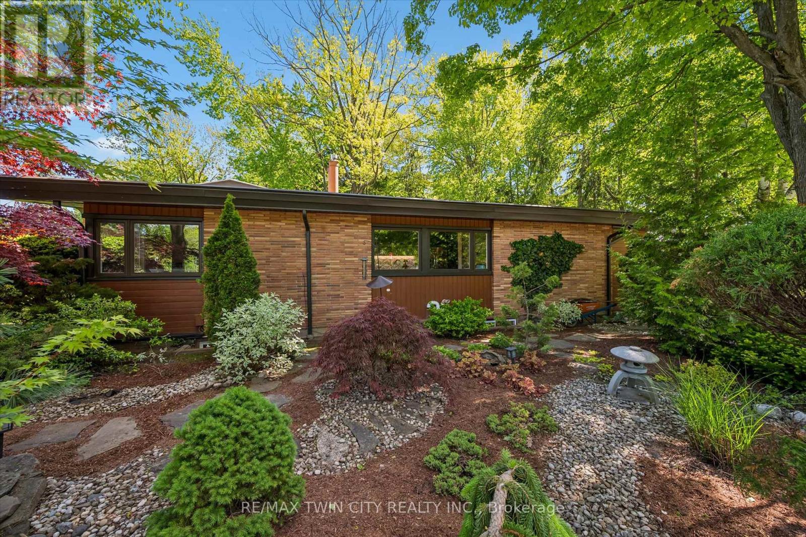 16 PARKWOOD DRIVE - 4