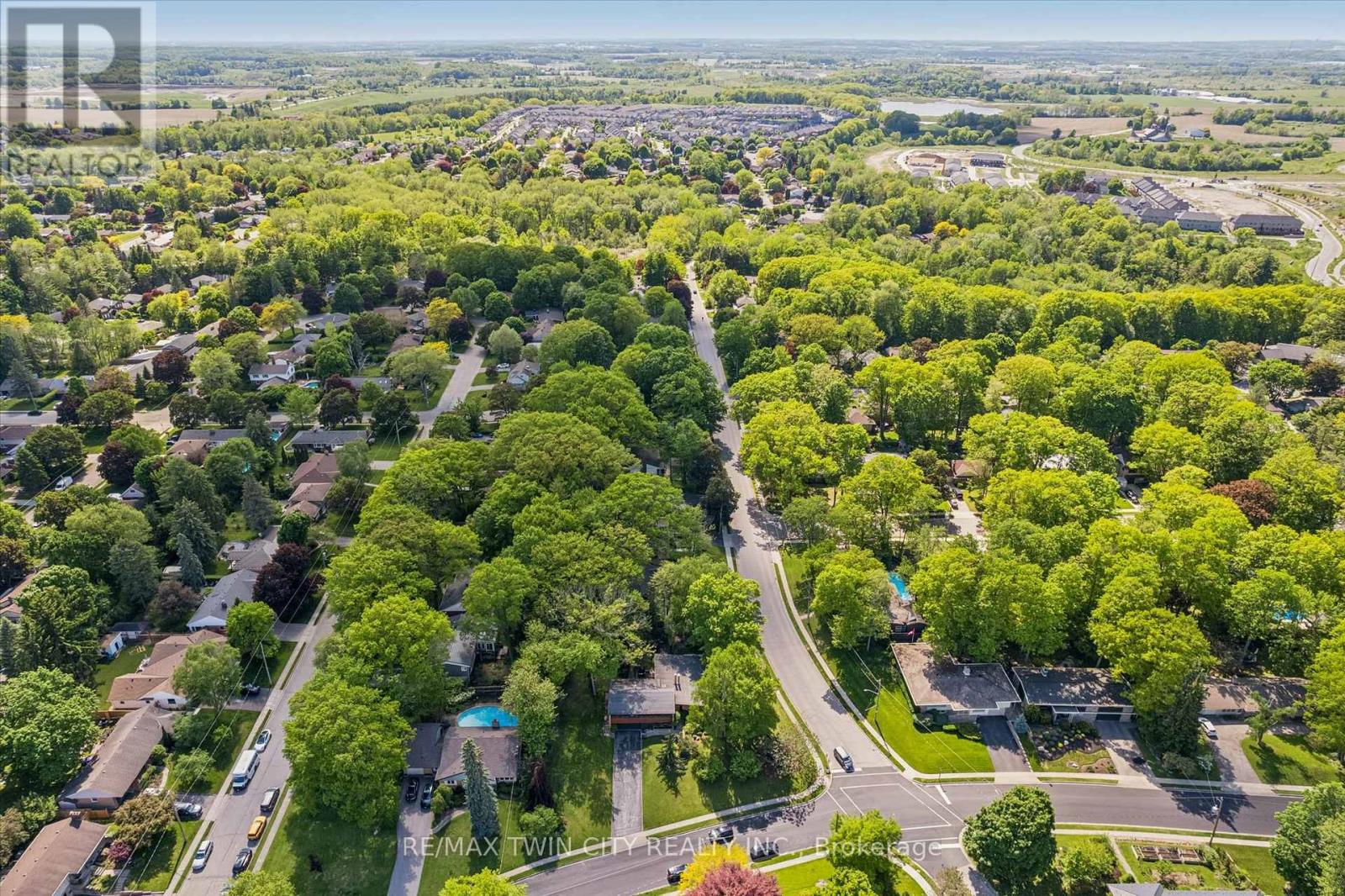 16 PARKWOOD DRIVE - 43