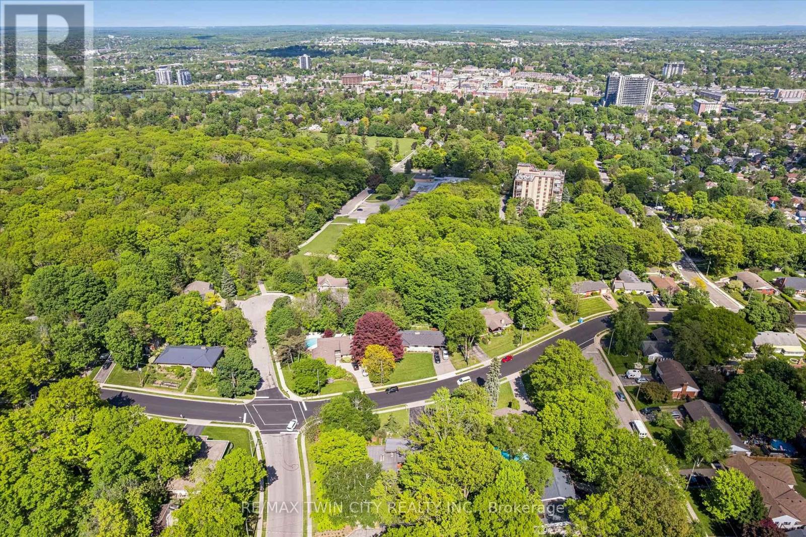 16 PARKWOOD DRIVE - 44