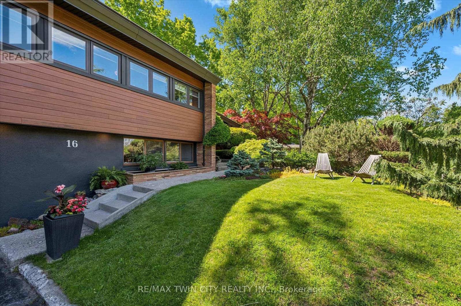 16 PARKWOOD DRIVE - 5