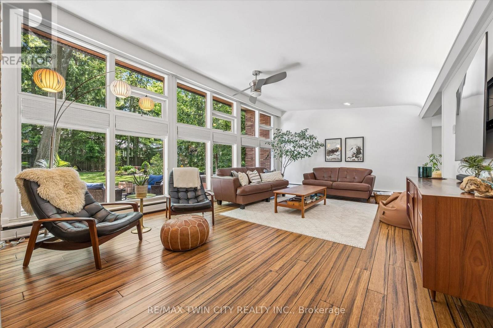 16 PARKWOOD DRIVE - 9