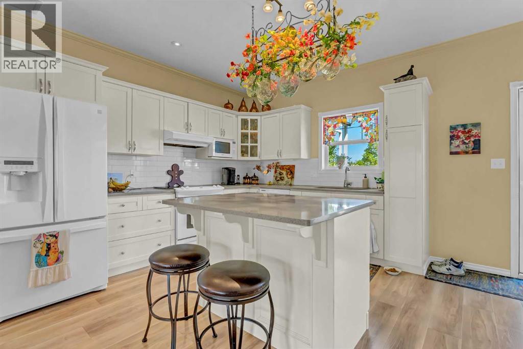1030 5 Street SE - 13