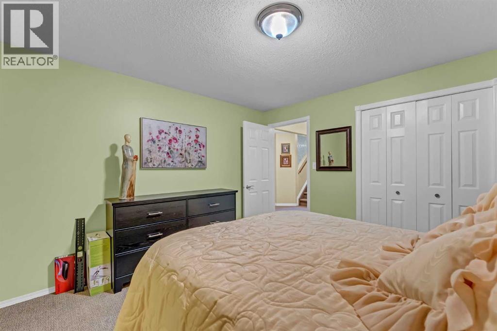 1030 5 Street SE - 31