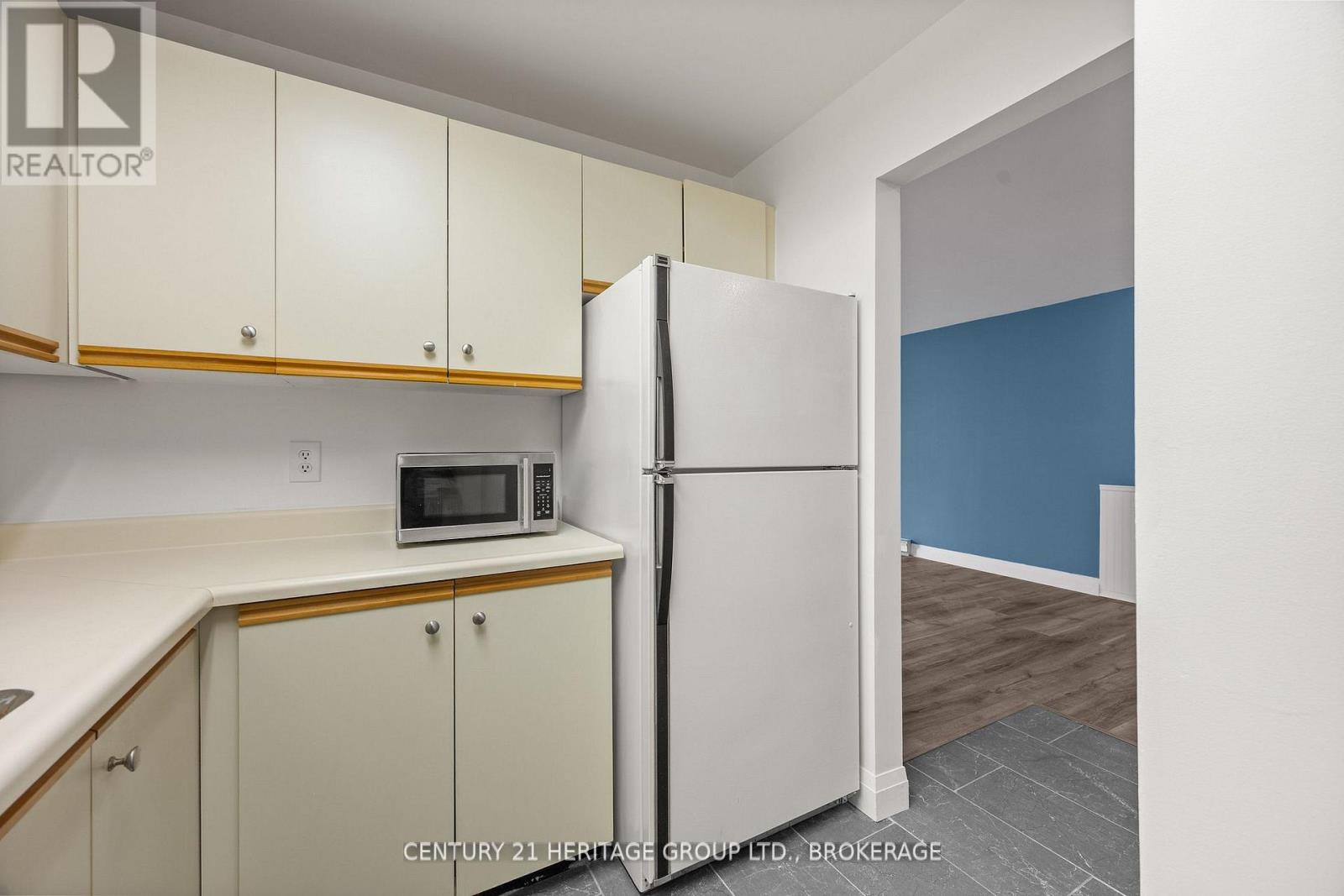 #202 561 ARMSTRONG ROAD - 19
