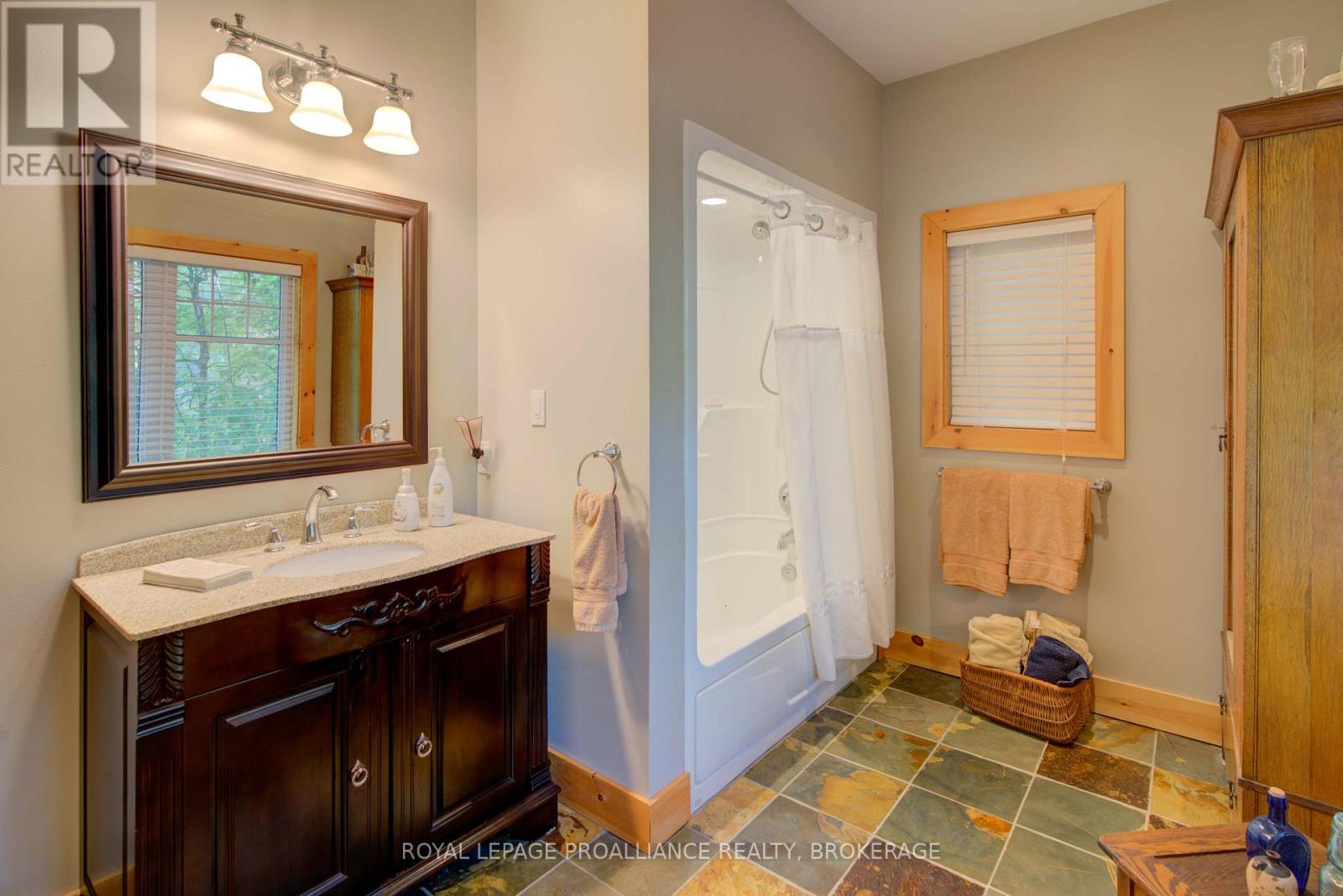 441 B MACCOMISH LANE - 24