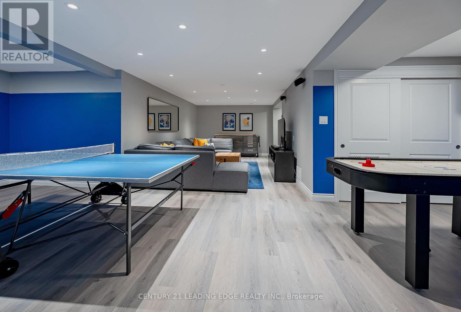 20 SOLWAY COURT - 37