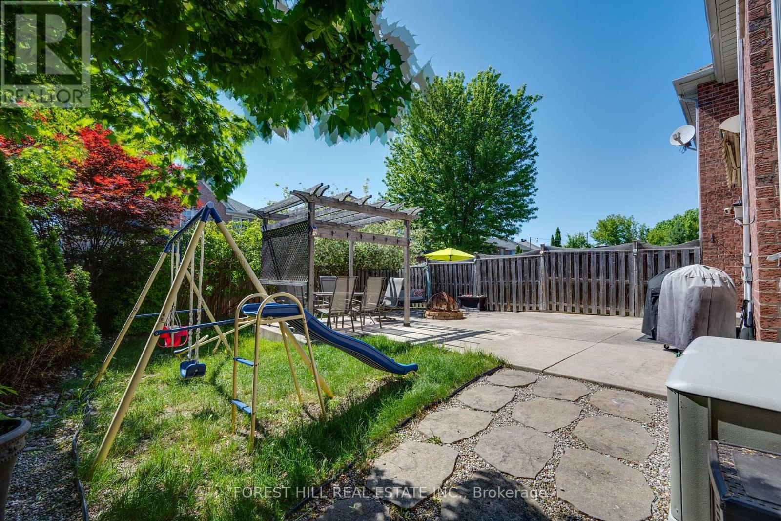 59 BANBROOKE CRESCENT - 27