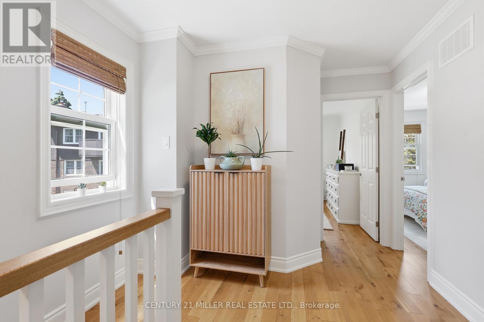 #66 1951 RATHBURN ROAD E - 17