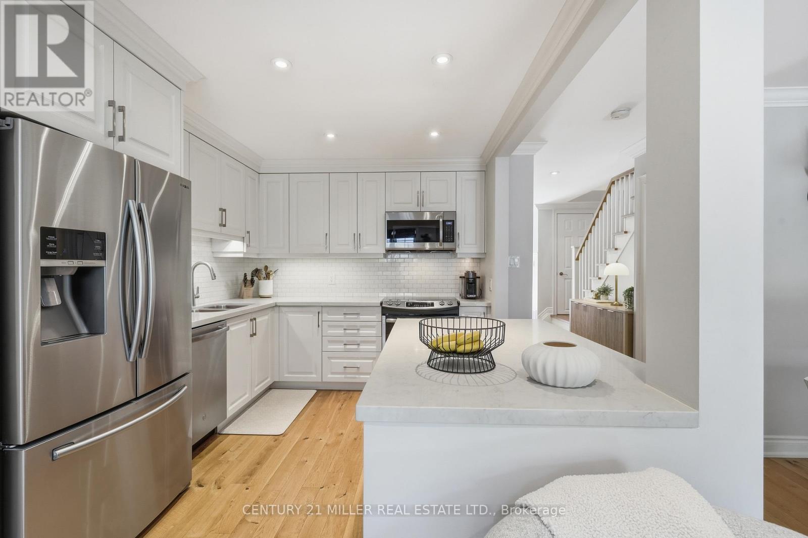 #66 1951 RATHBURN ROAD E - 11