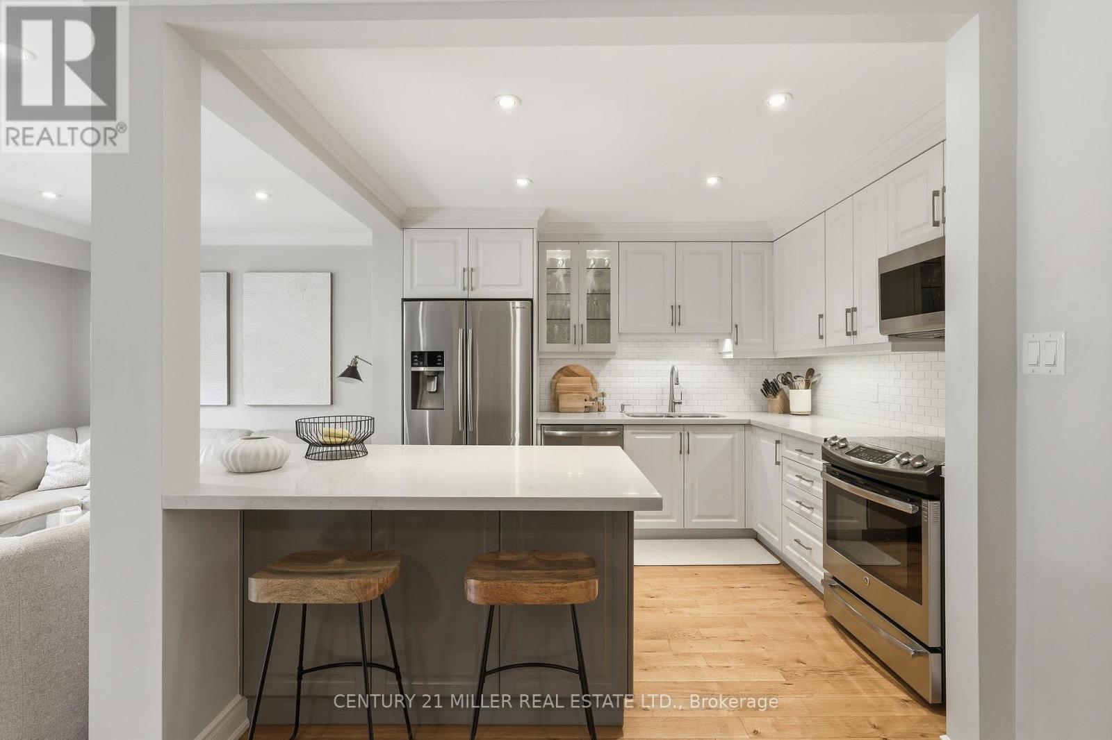 #66 1951 RATHBURN ROAD E - 8