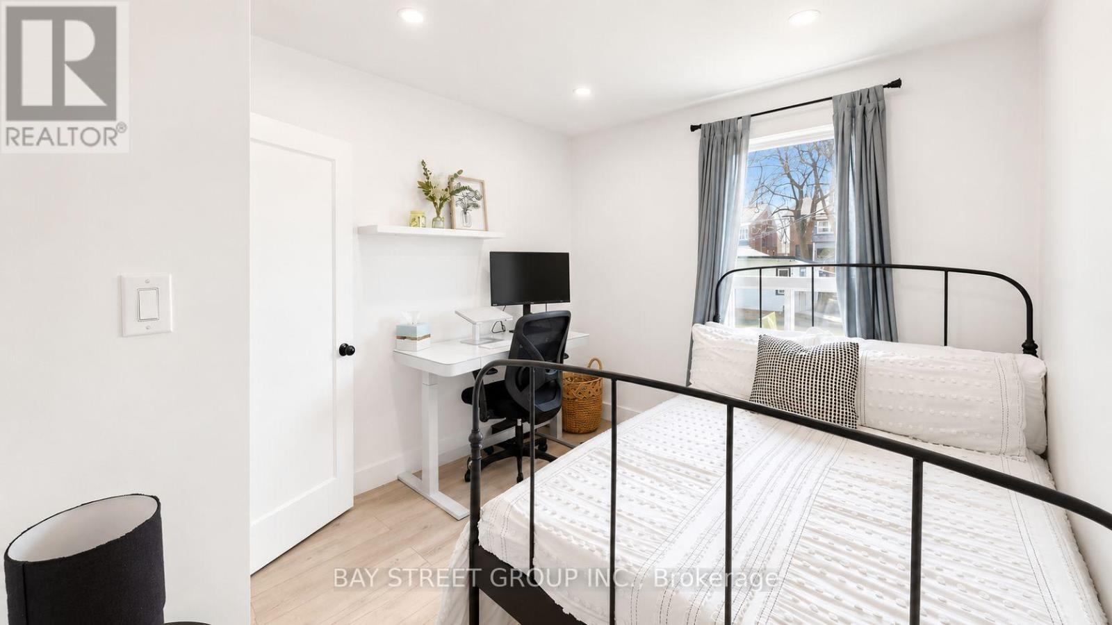 58 ALBERT AVENUE - 16