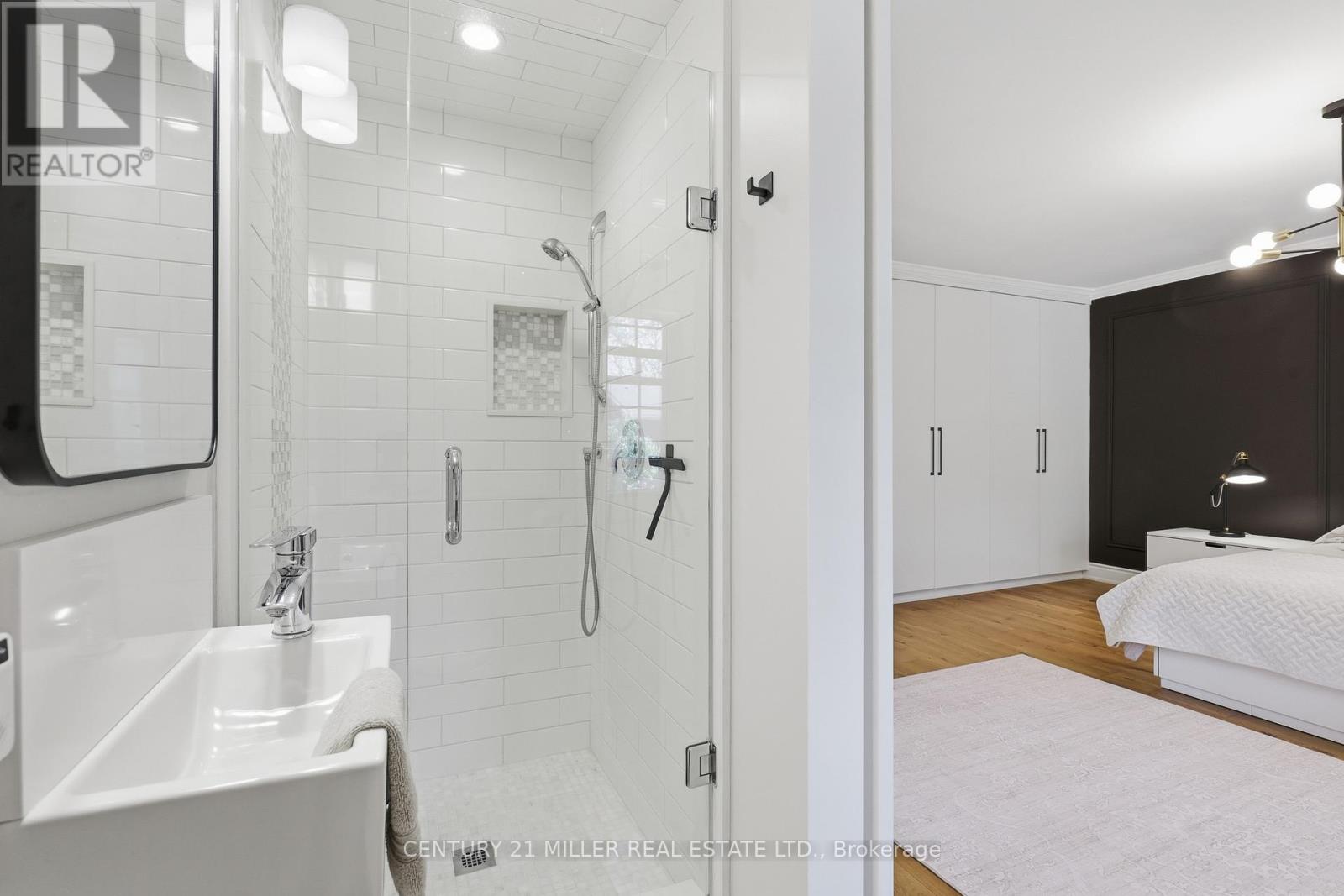 #66 1951 RATHBURN ROAD E - 23