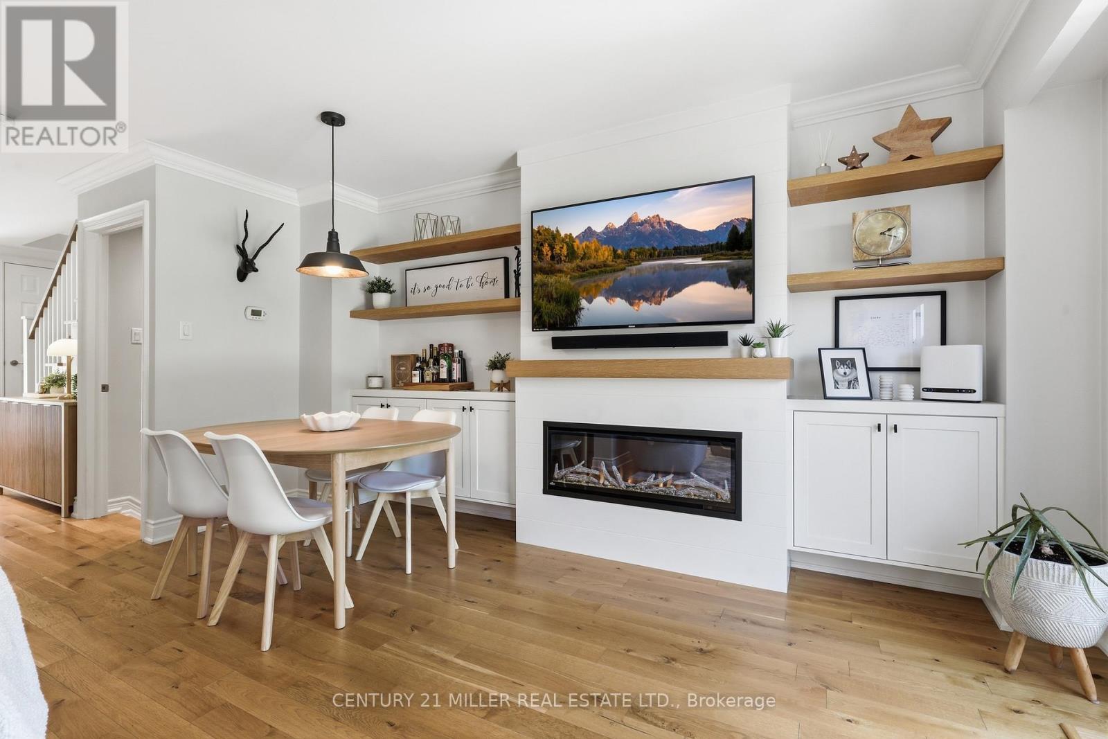 #66 1951 RATHBURN ROAD E - 15