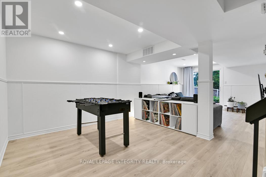 #95 6812 BILBERRY DRIVE - 22