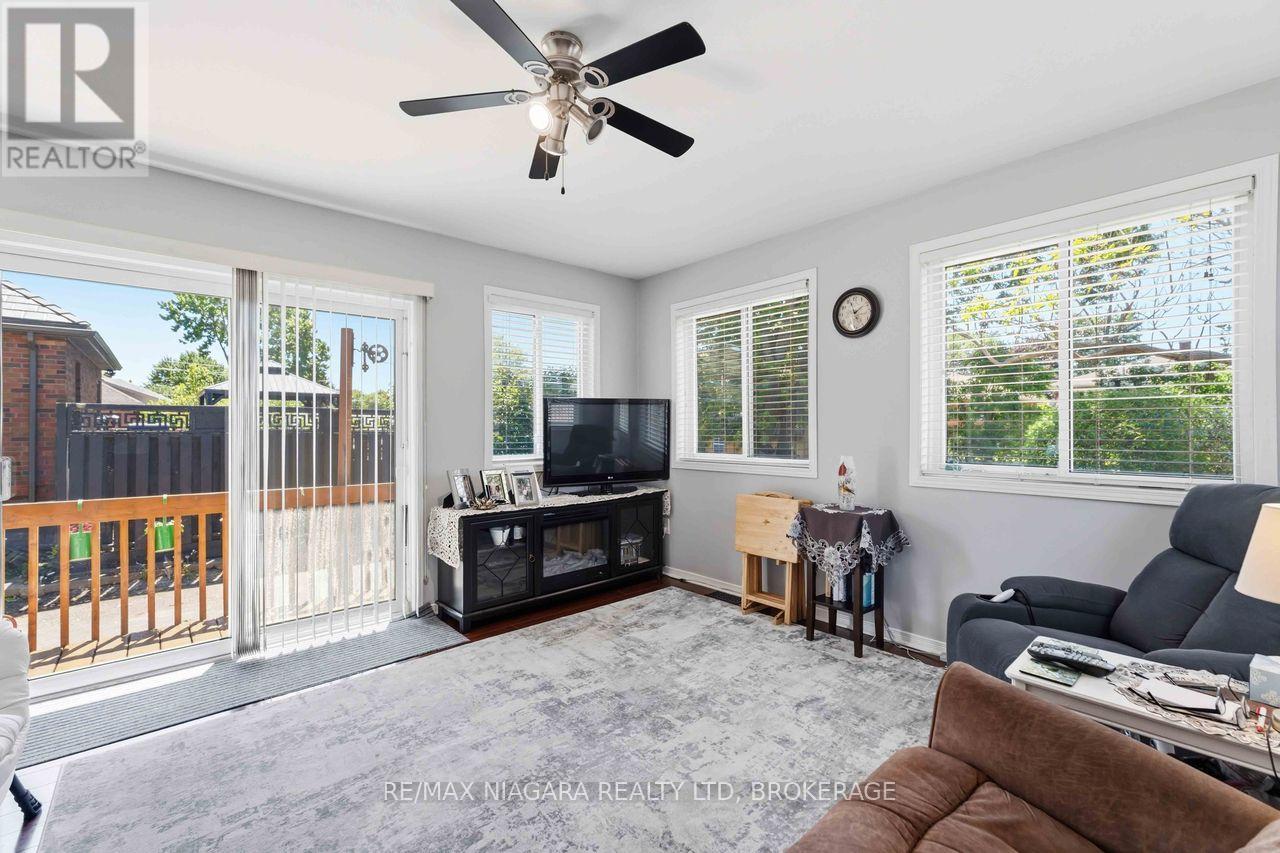 86 CLARE AVENUE - 28