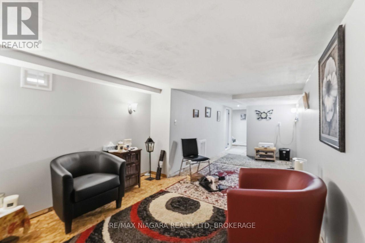 86 CLARE AVENUE - 36