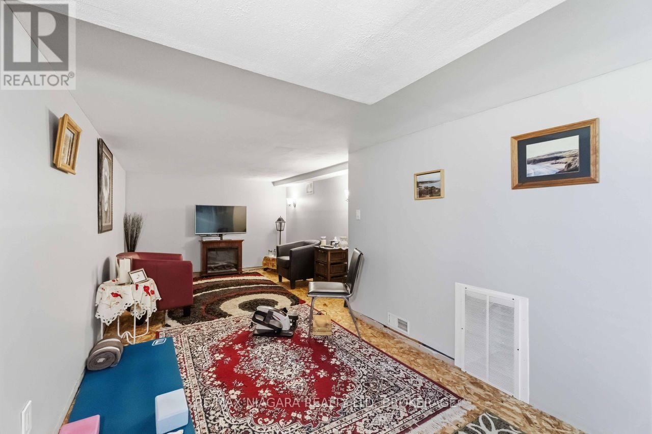 86 CLARE AVENUE - 37
