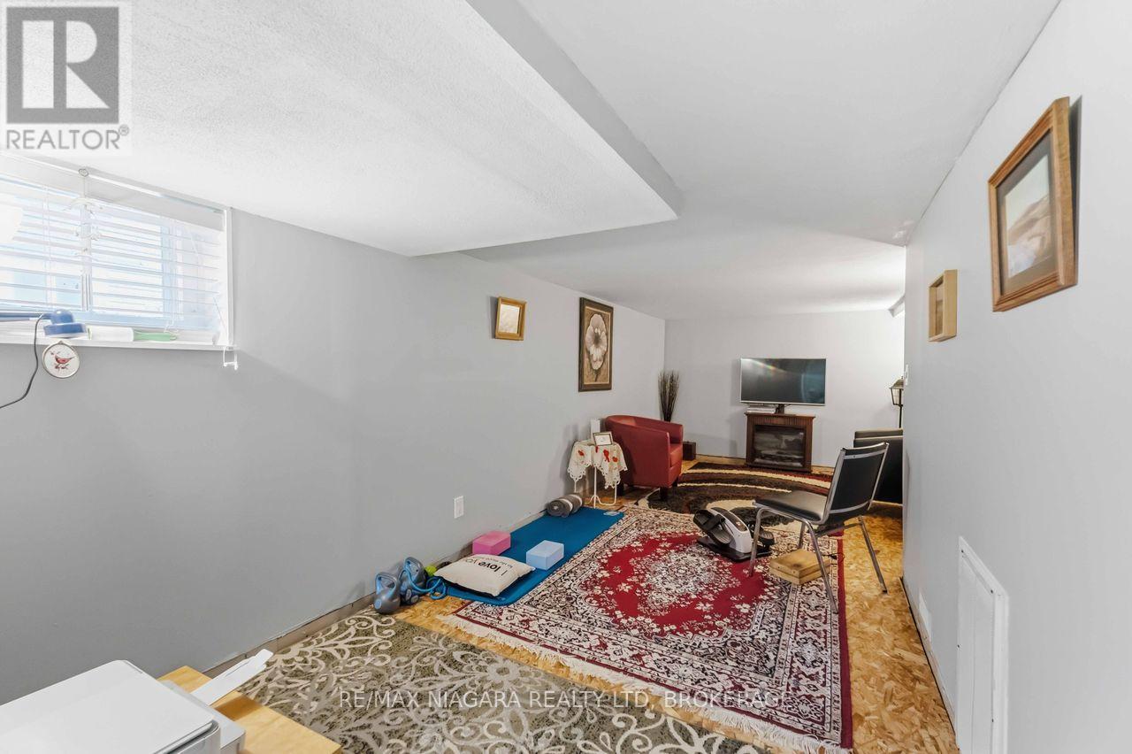 86 CLARE AVENUE - 38