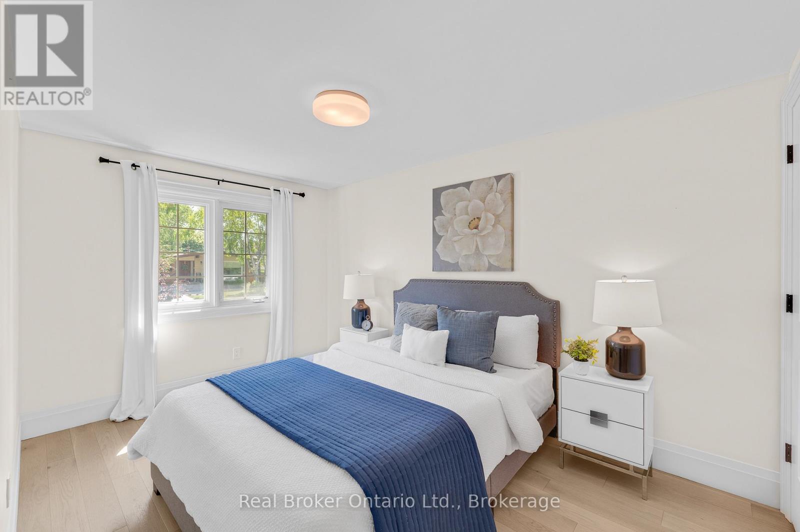 377 DUNCOMBE DRIVE - 18