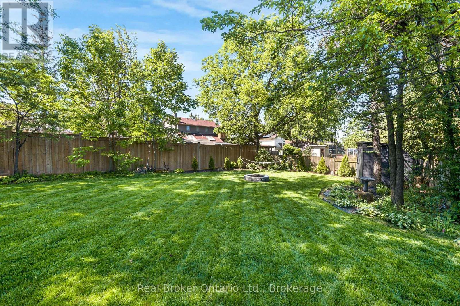 377 DUNCOMBE DRIVE - 33
