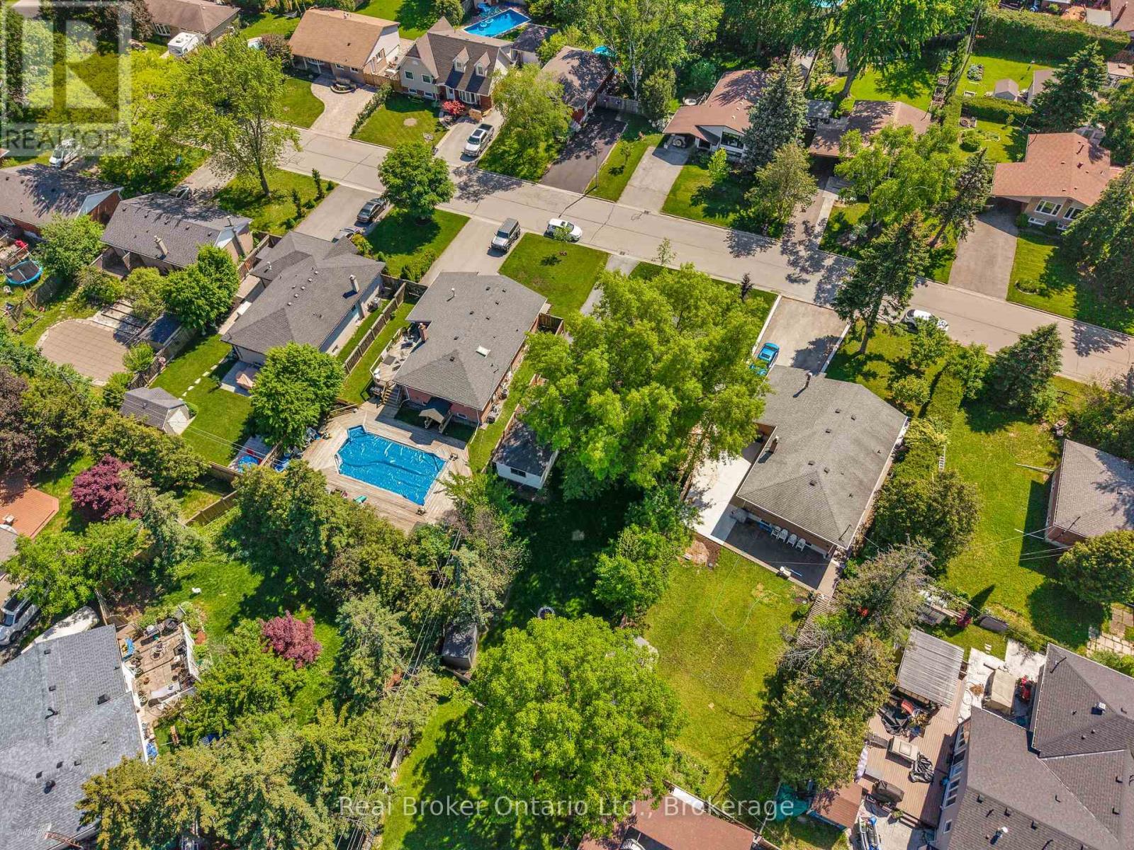 377 DUNCOMBE DRIVE - 38