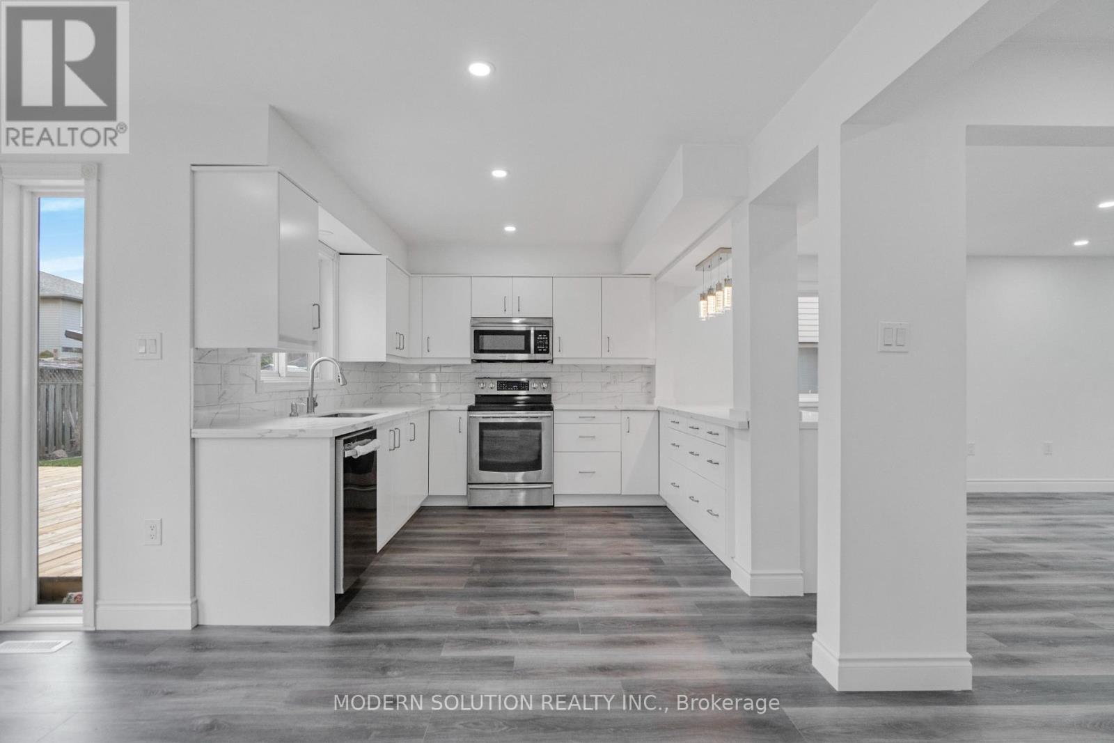 168 FUSILIER DRIVE - 20