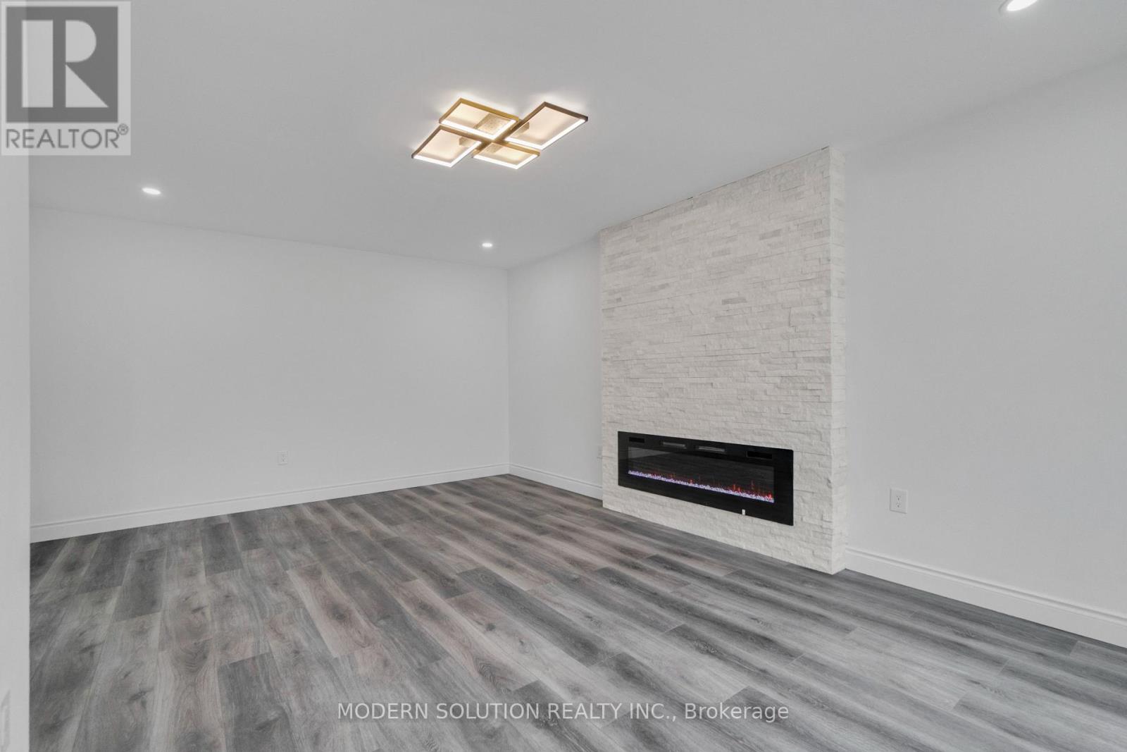 168 FUSILIER DRIVE - 17