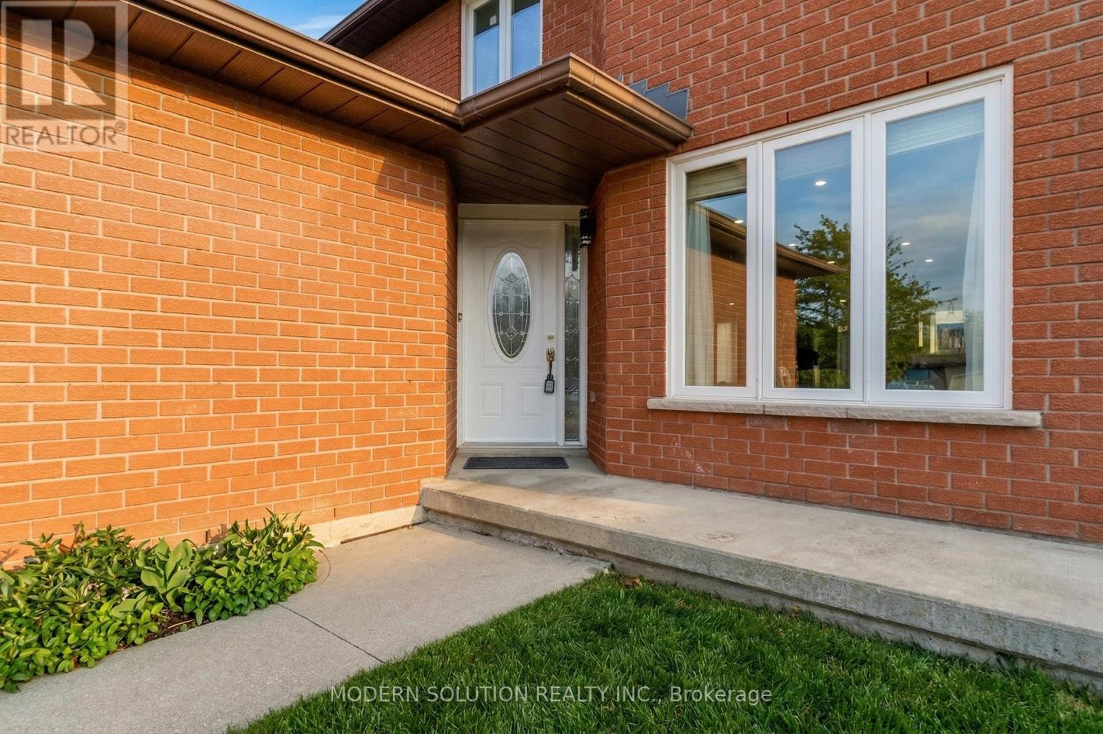 168 FUSILIER DRIVE - 9