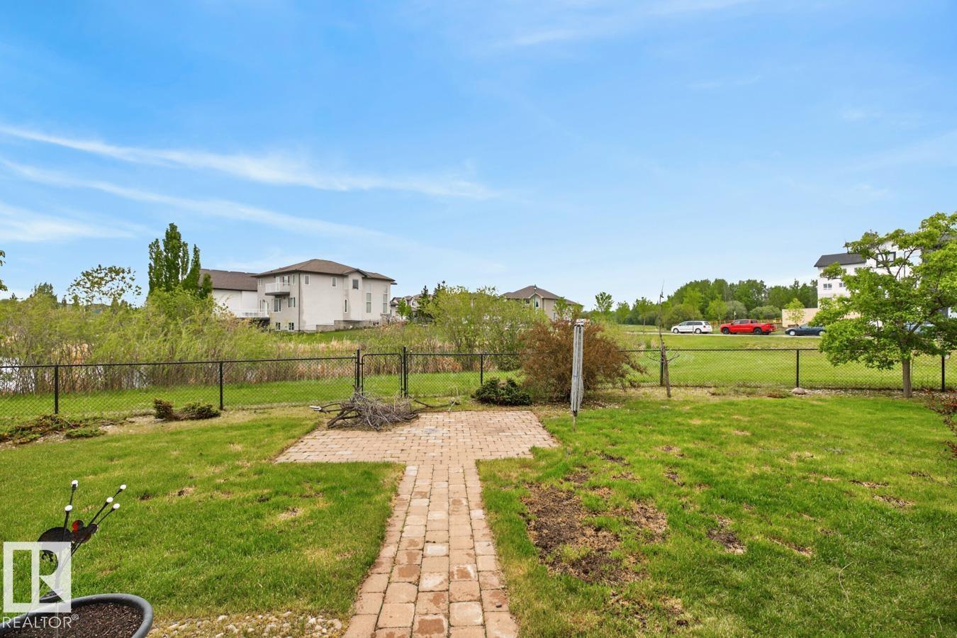 3211 47 ST - 39