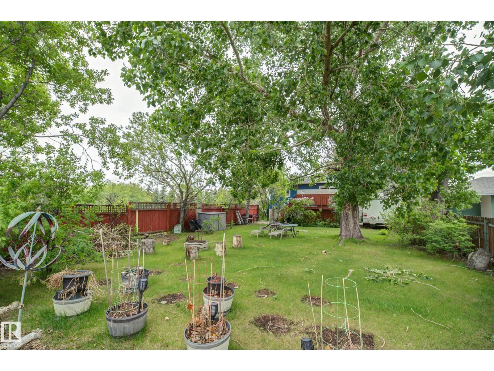 4823 10 AV NW - 52