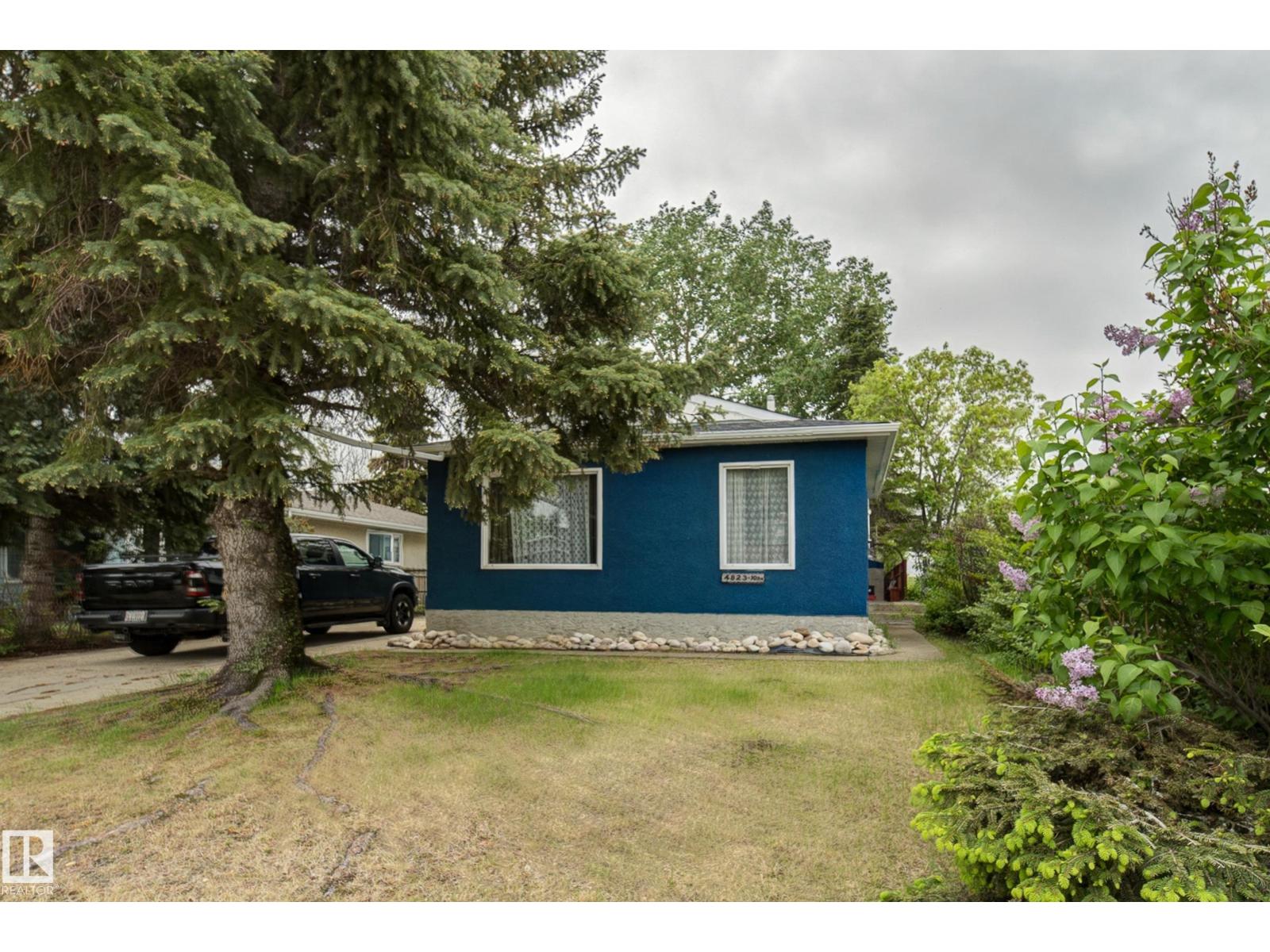 4823 10 AV NW - 1