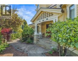 1171 Rockland Ave, Victoria, BC V8V3H8 Photo 38