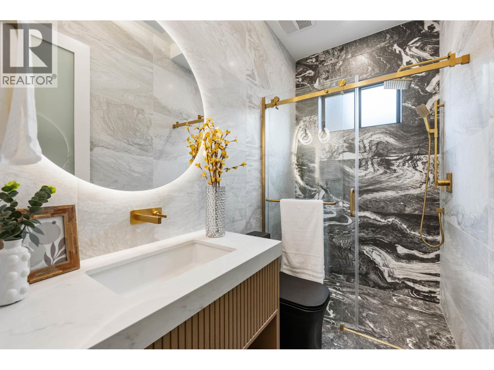 1 6107 PATRICK STREET, Burnaby