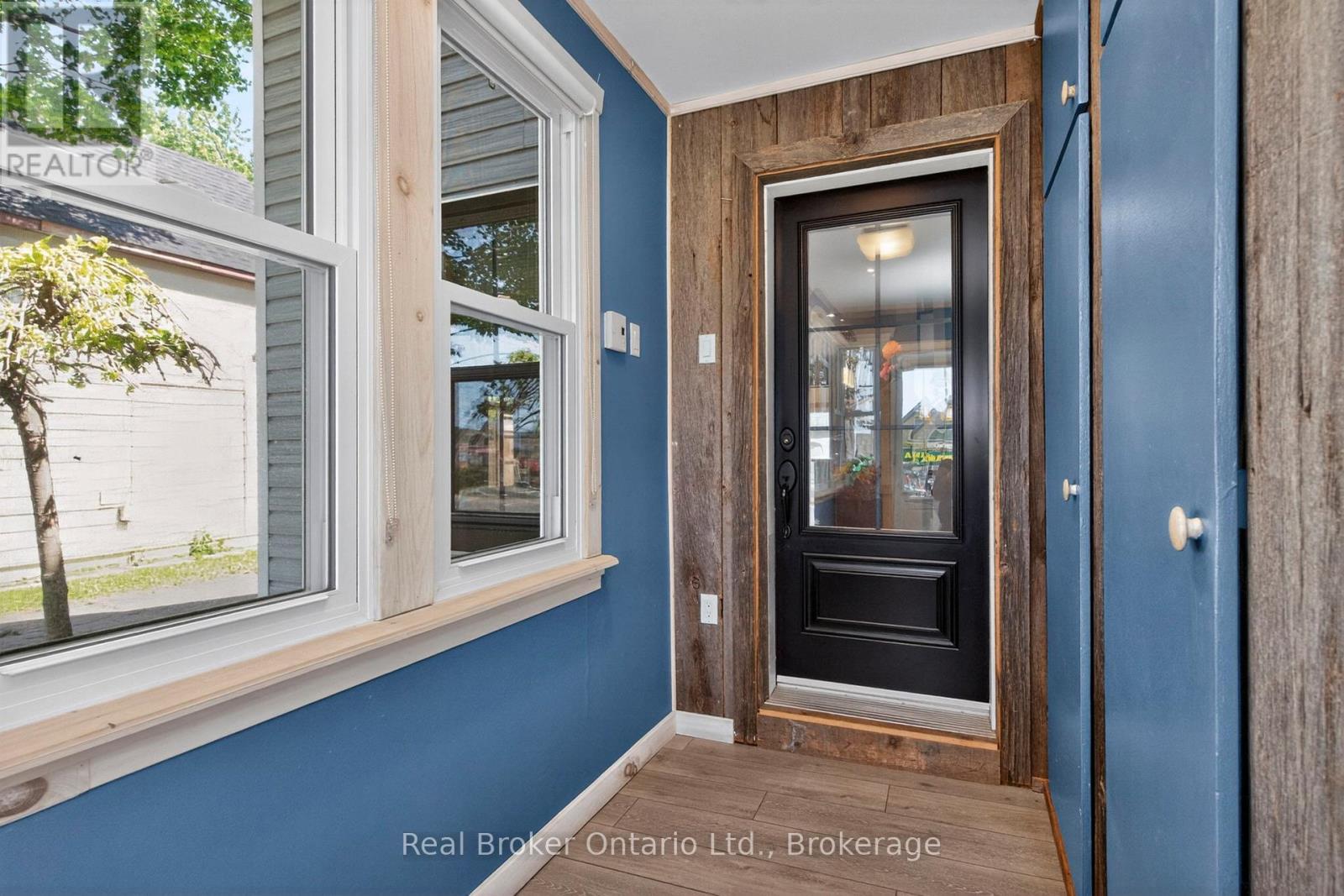 151 MAIN STREET - 6