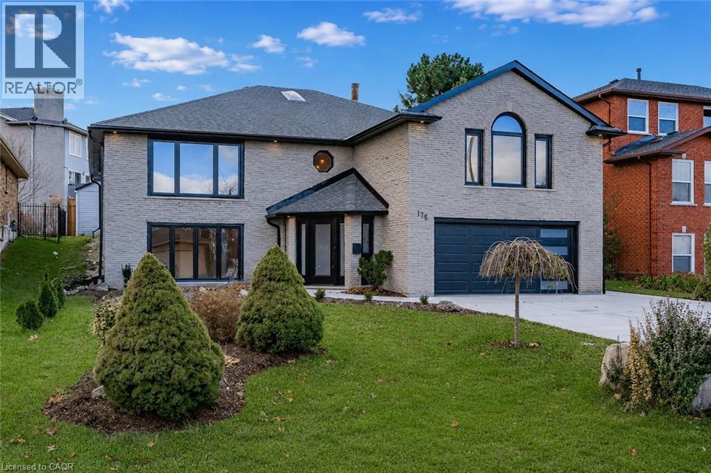 175 BLUEBELL Crescent - 1