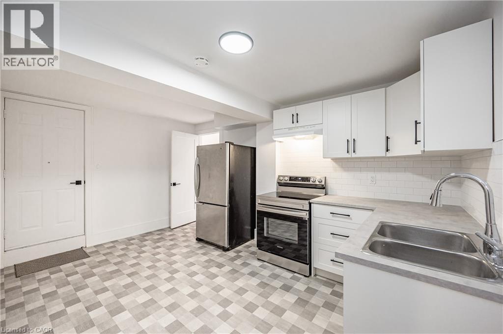 175 BLUEBELL Crescent - 40