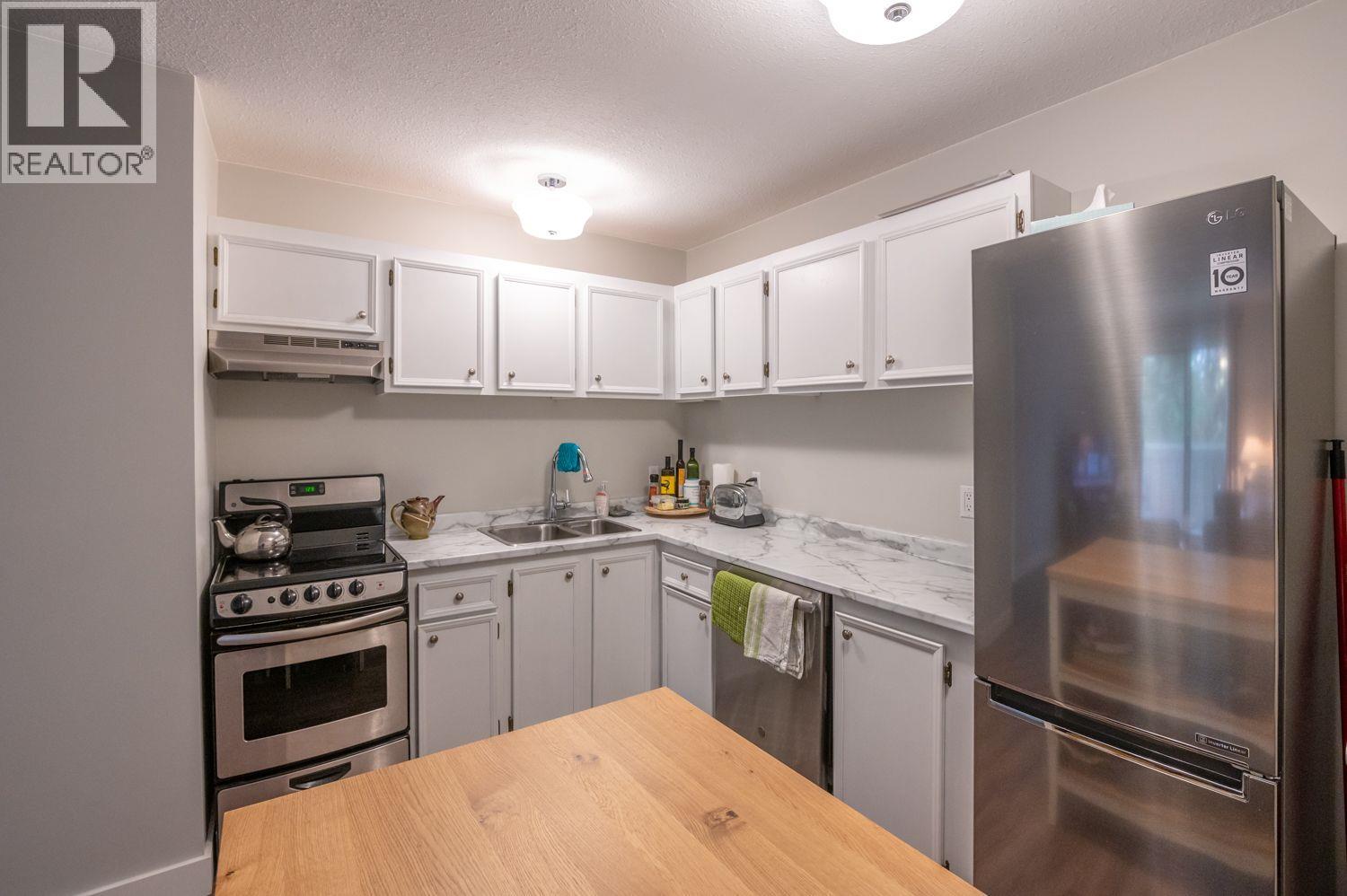 #201 150 Skaha Place - 6