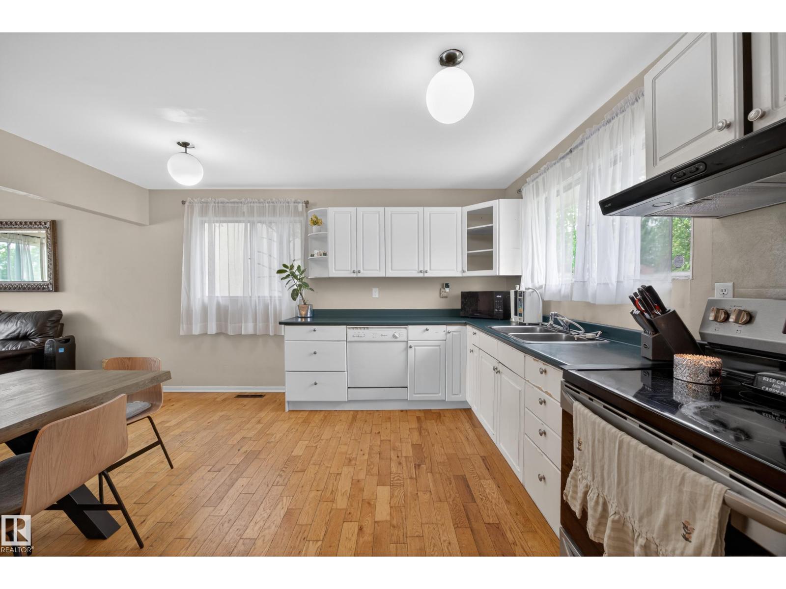 5216 104A ST NW - 15