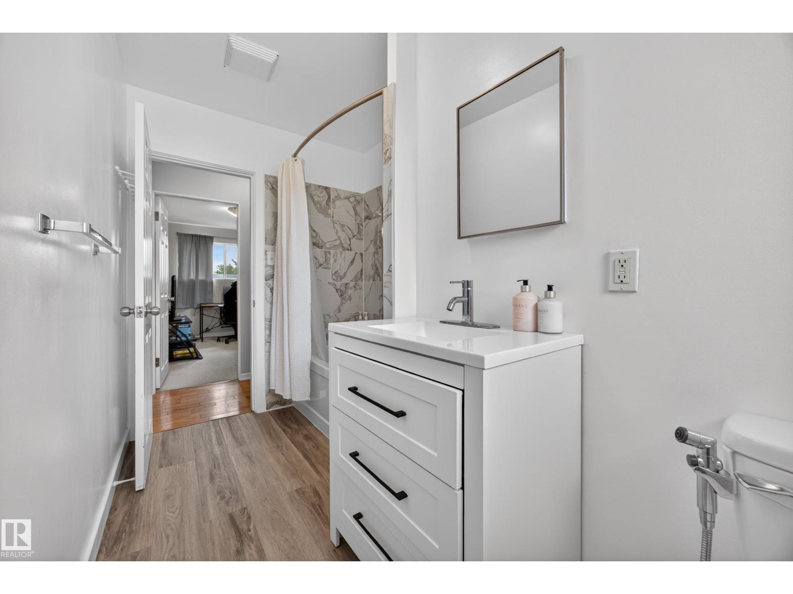 5216 104A ST NW - 23