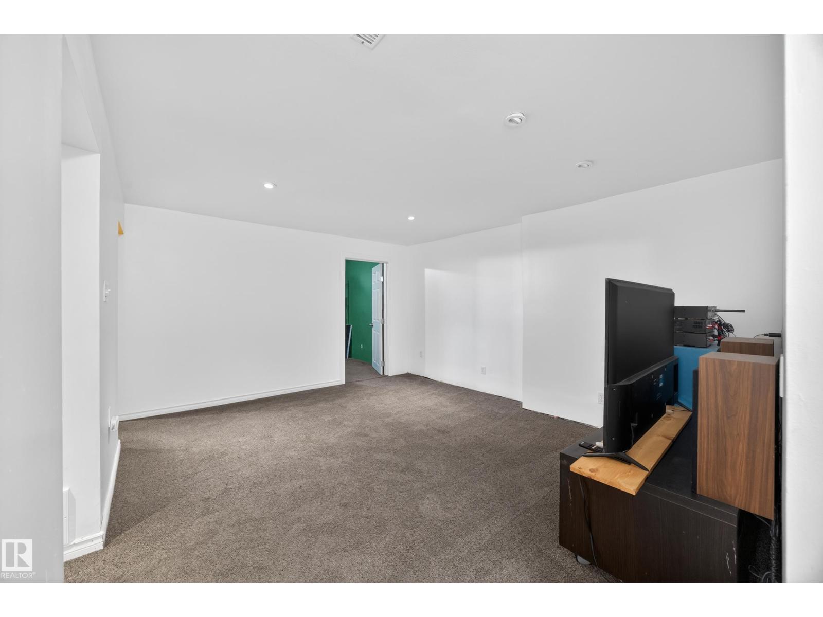 5216 104A ST NW - 29