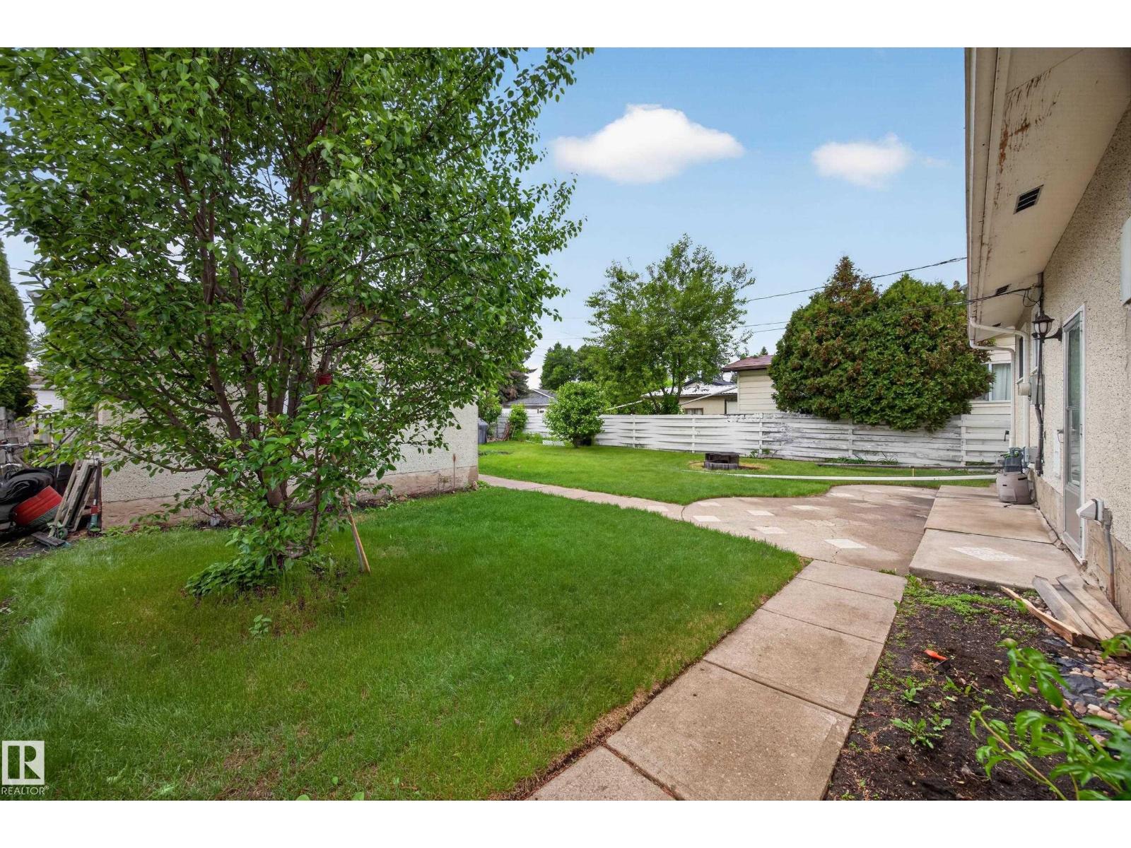 5216 104A ST NW - 43