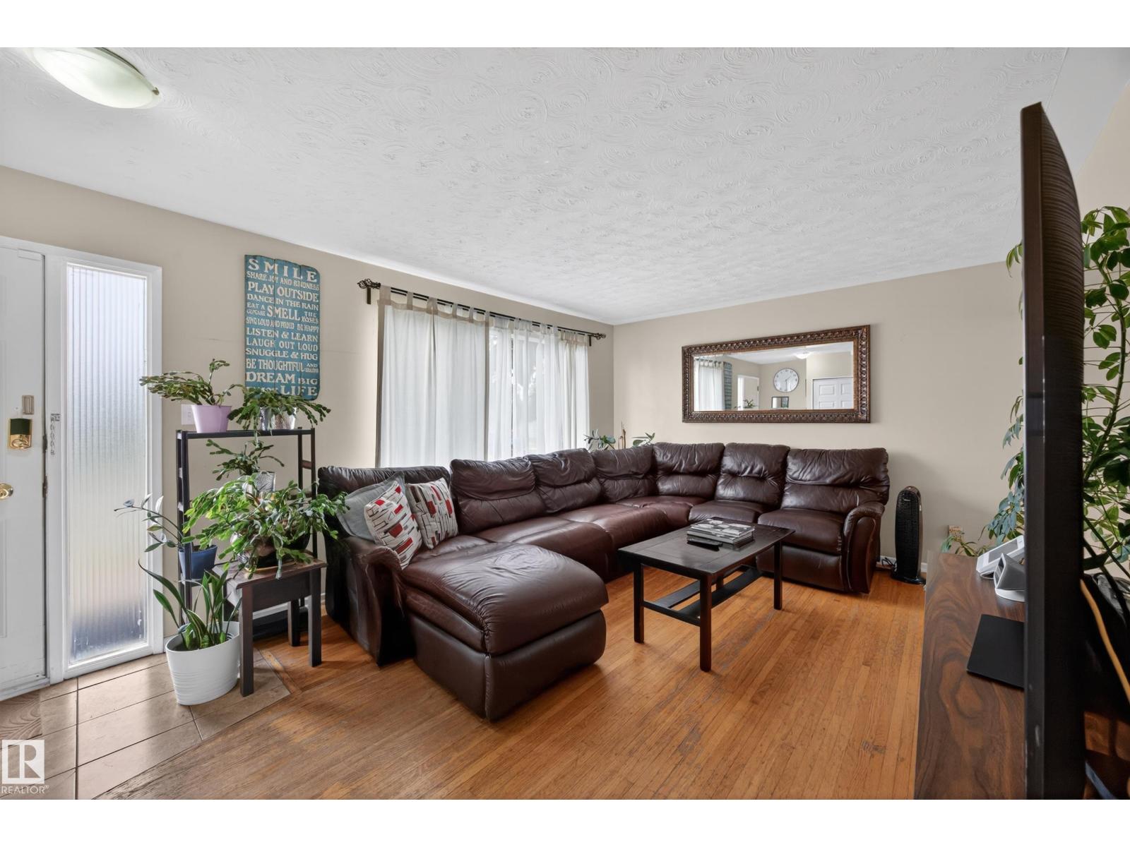5216 104A ST NW - 5