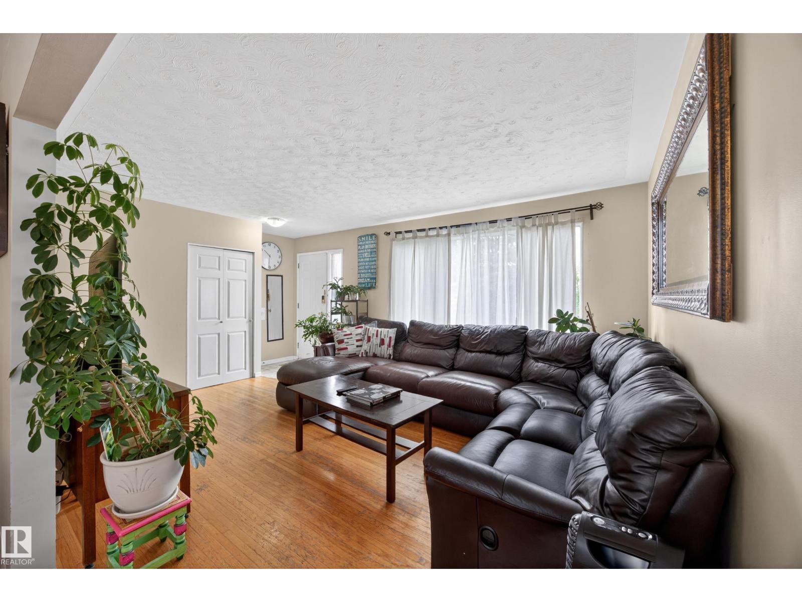 5216 104A ST NW - 6
