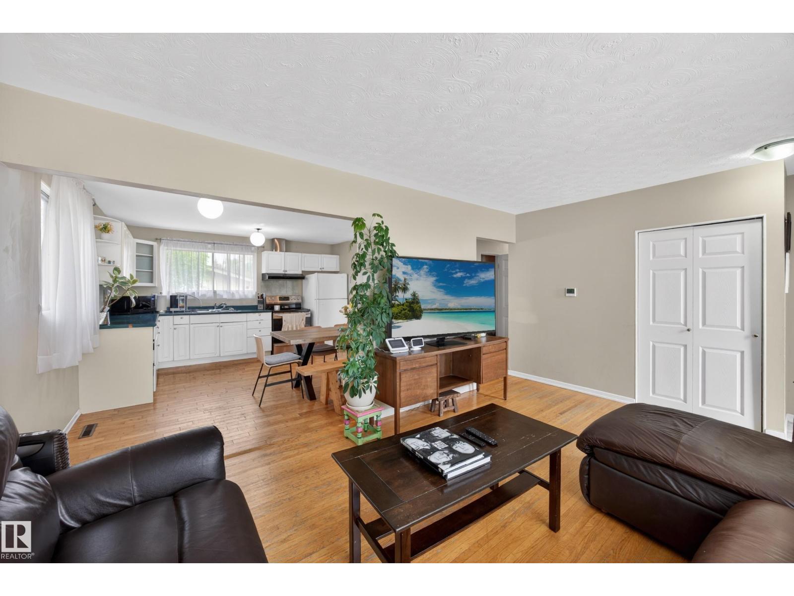 5216 104A ST NW - 7