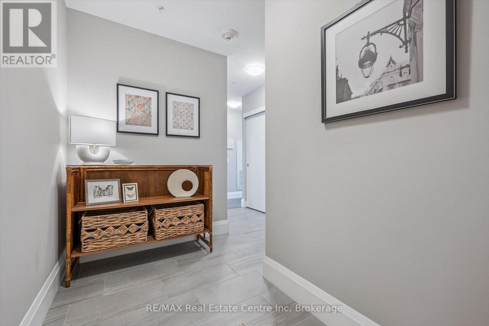 #402 73 ARTHUR STREET S - 21