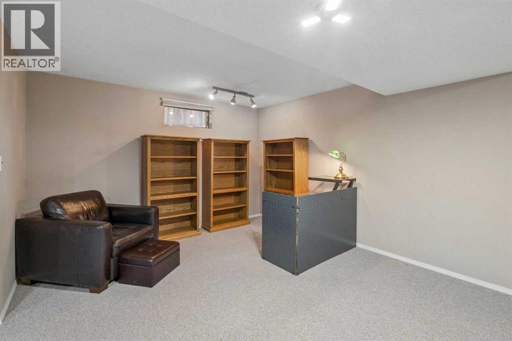 1403 104 Avenue SW - 19