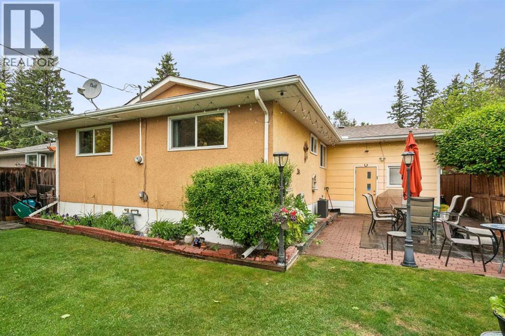 1403 104 Avenue SW - 30
