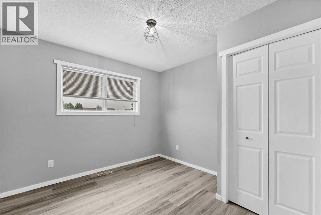 123 Rossland Road SE - 15