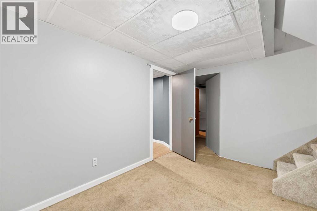 123 Rossland Road SE - 31