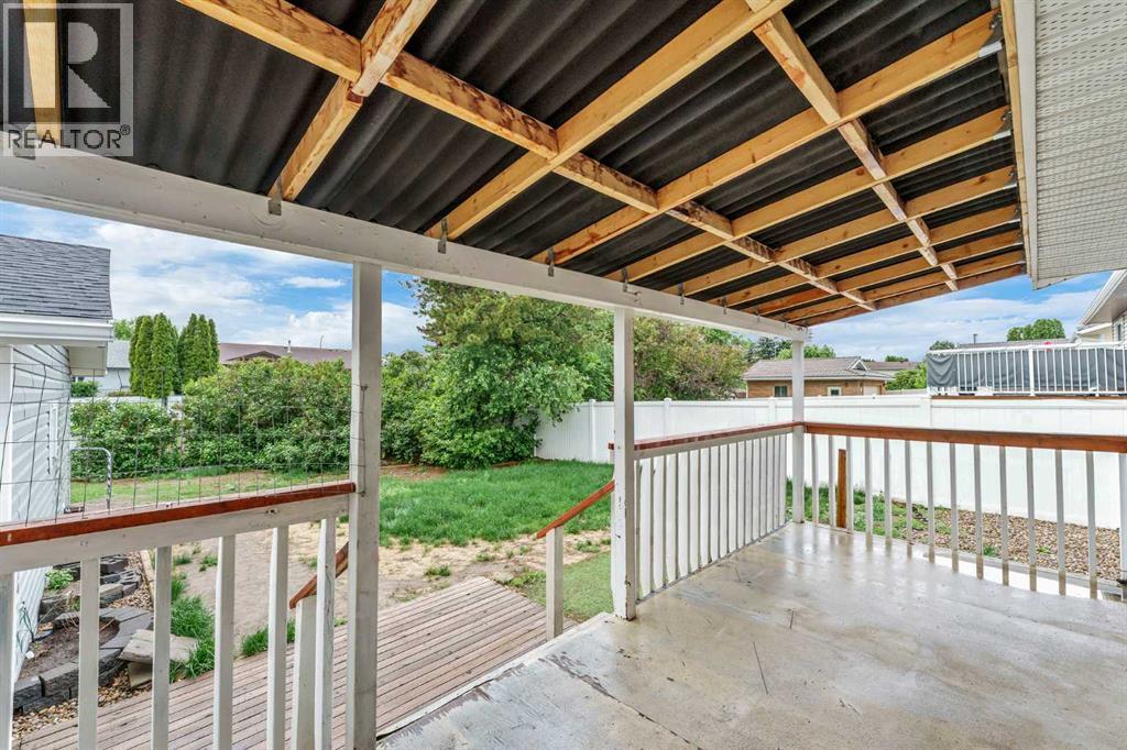 123 Rossland Road SE - 37